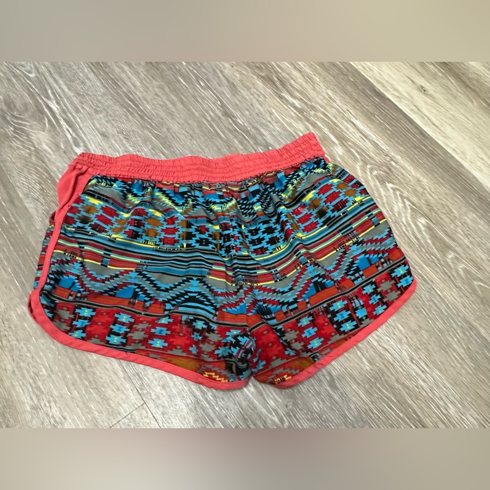 Fashion Web Patterned Women's Shorts are a size small.